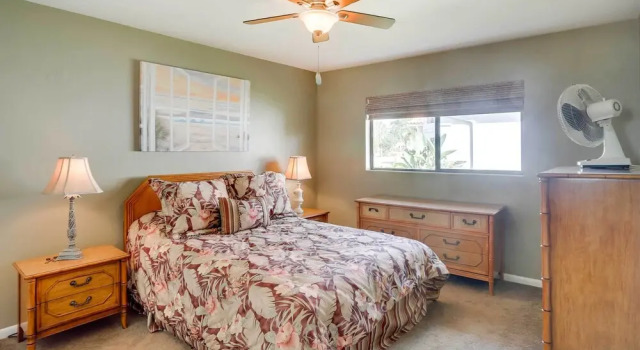 Canalfront Home w/ Private Dock in Cape Coral, Забронировать Дом для отпуска СПА-отели Кейп-Корал, SPA-услуги