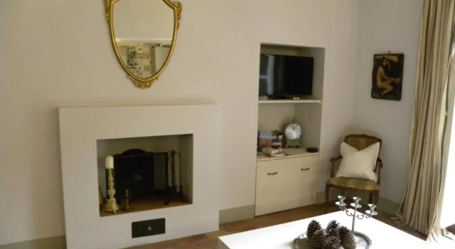 Апартаменты Bright, Bright, Spacious, 1 Bedroom Apartment in the Heart of Tuscany