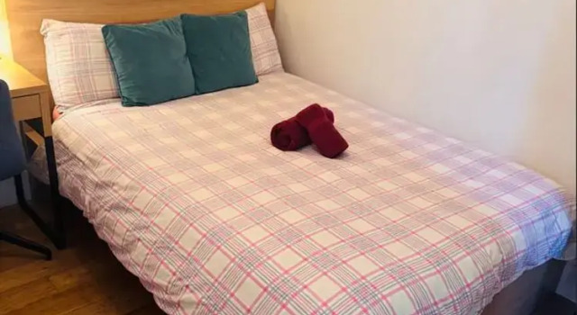 Апартаменты Private Homely Bedroom in Kensington R1