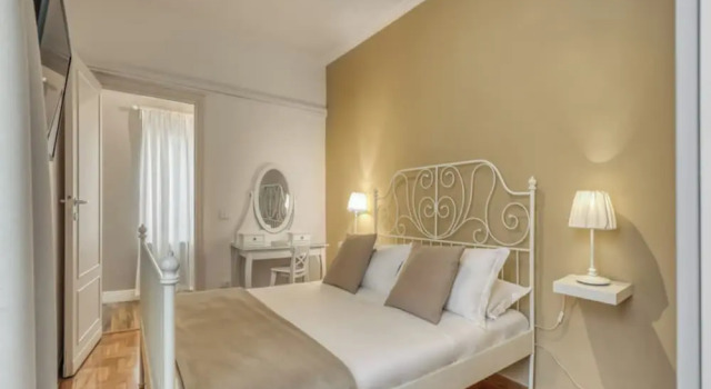 Коттедж c 1 комнатой с балконом Atrhome Penthouse Frattina
