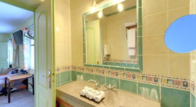 Четырёхместный номер Standard Hotel du Mas
