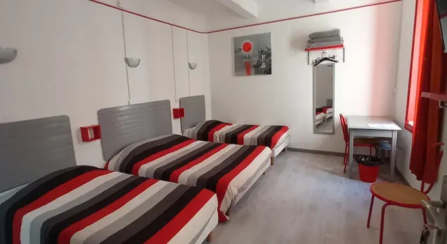 Hôtel de Paris, Book Hotel Hotels in Aude with Breakfast, Breakfasts