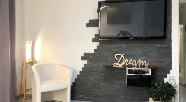 Fabulous Lakeside Family Apartment | 4 Rooms, Забронировать Апартаменты/квартира Отели Монтрё с бассейном, рядом с Montreux Christmas Market, Бассейн