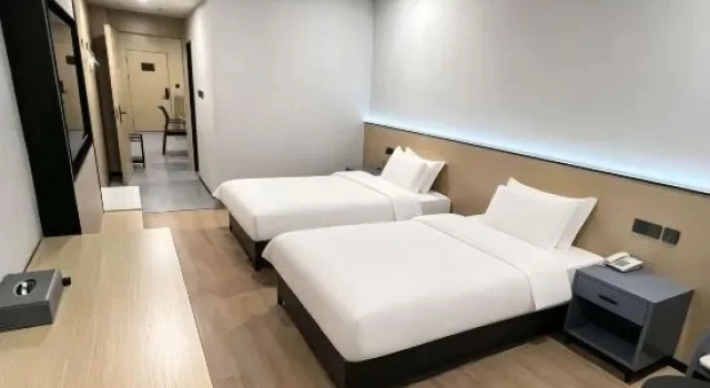 Трёхместный люкс Bona Hotel (Jinzhou Century Square)