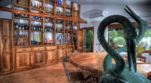 House With 4 Bedrooms in Punta Molara, With Wonderful sea View and Enclosed Garden Near the Beach, Book Hotel Hoteller i Punta Molara med parkering, Parkering