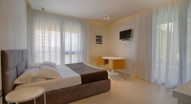 Номер Economy с балконом THE ROOMS - Serviced Apartments Tirana