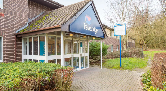 Travelodge Hotel - Chippenham Leigh Delamere M4 Eastbound, Book Hotel Chippenham Wiltshire