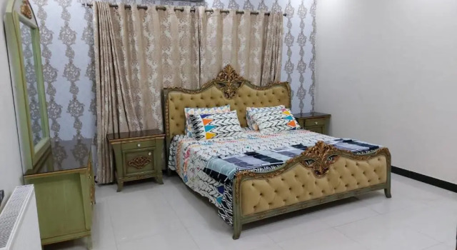 Beautiful 3-bed House in Islamabad, Book Vacation Home Hotels in Islamabad with Parking, Parking