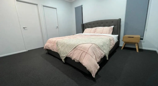 BRAND NEW 4 Bedroom House, Rezervasyon Pansiyon / Hostel Cluden Queensland