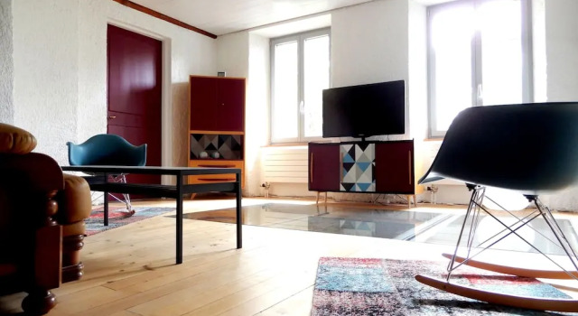 Chambres d'hôtes T'22, Varaa Hotelli Val-de-Travers 