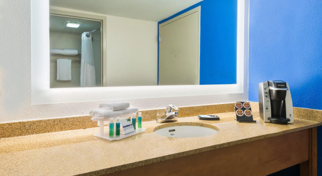 Номер Standard Holiday Inn Express Miami Airport Doral Area by IHG