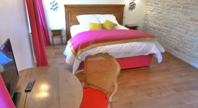 Serenity Guesthouse, Забронировать Отель Отели Бона с бассейном, рядом с Винный погреб Patriarche Père et Fils, Бассейн