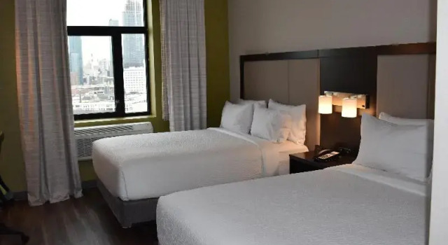 Четырёхместный номер Standard Holiday Inn Express Long Island City E - New York by IHG