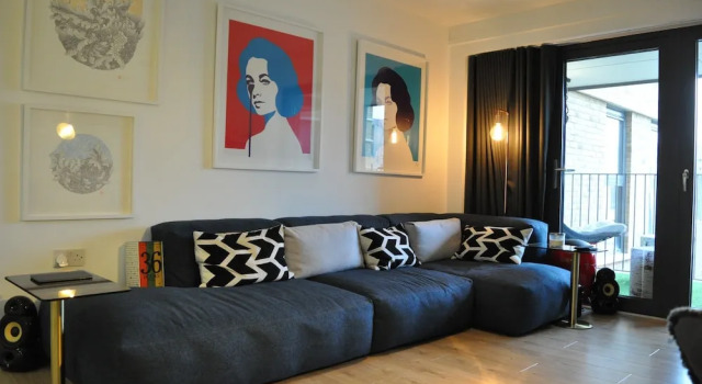Modern 1 Bed Apartment In Oval