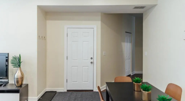 Апартаменты Spacious and Airy Apartment for Big Groups!
