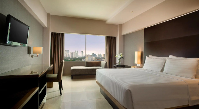Двухместный номер Deluxe Hotel Santika Premiere Slipi Jakarta