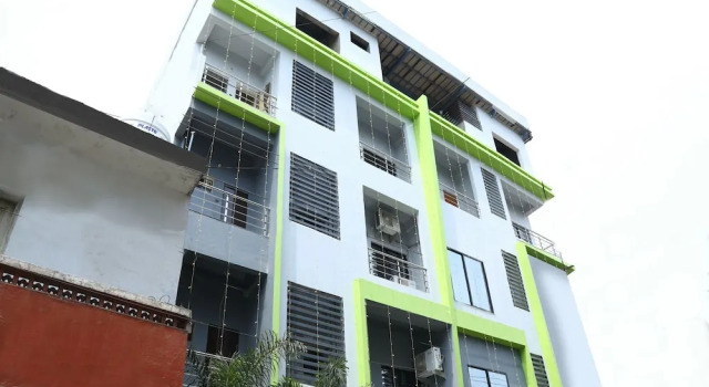 OYO 10781 Parashar Legacy
