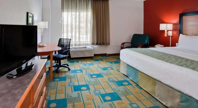 Номер Standard La Quinta by Wyndham USF