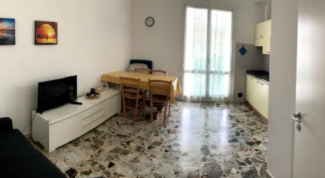 Happy House Diano Marina, Забронировать Отель Отели в центре Диано-Марина, в центре
