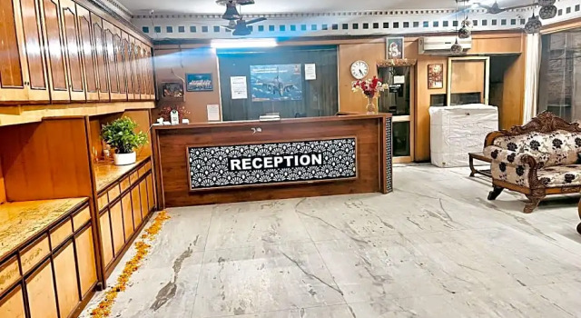 Hotel Krone Plaza Near IGI Airport, Забронировать Отель Отели Нью-Дели с завтраком, Завтраки