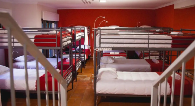 Кровать в общем номере Help Yourself Hostels - Carcavelos Coast