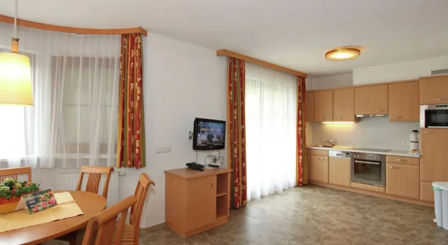 Апартаменты Classic Attractive Holiday Home in Kaltenbach on the Ski-slope