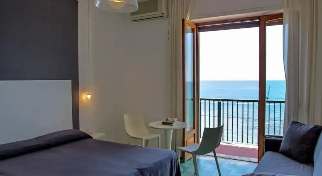Hotel La Playa