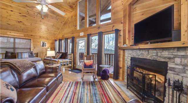Only Dreamin' Cabin w/ Private Hot Tub