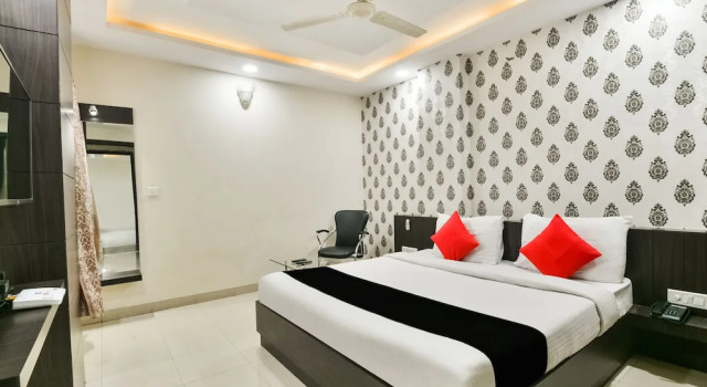 Номер Standard c 1 комнатой с видом на город Hotel Flowers Inn
