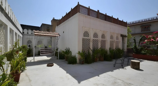Rawla Mrignayani Palace, Забронировать Отель Отели штата Раджастхана с парковкой, Парковка