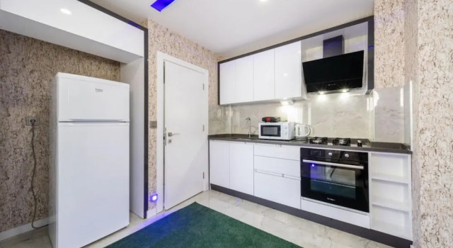 Modern and Central Home Near Beach in the Heart of Antalya, Забронировать Отель Отели провинции Антальи с парковкой, Парковка