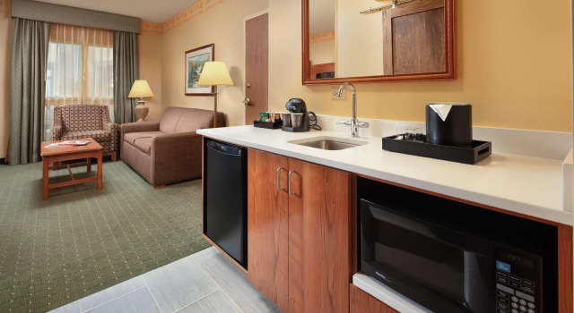 Двухместный номер Standard Embassy Suites by Hilton Charleston Airport Convention Ctr