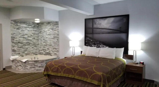 Люкс Super 8 by Wyndham Windsor/Dougall