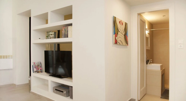 HiEnd Flat and Terrace Lower Gfloor, Забронировать Отель Отели Афины 3 звезды, рядом с Музей нумизматики, 3*