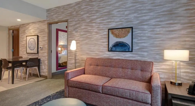 Шестиместный люкс Home2 Suites by Hilton Troy
