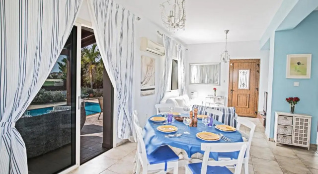 Sunny Coast Villa