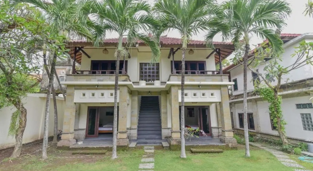 RedDoorz near Seminyak Square