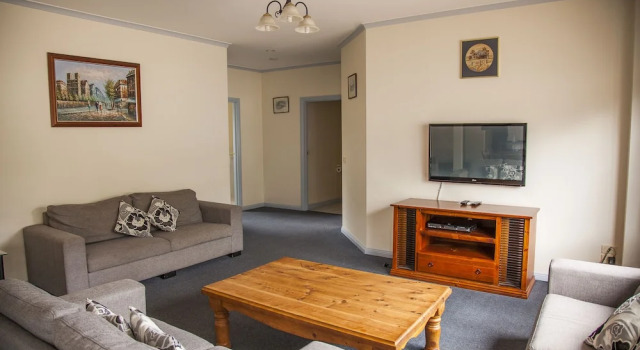 Семейные апартаменты с 3 комнатами Cherry Lane Apartments