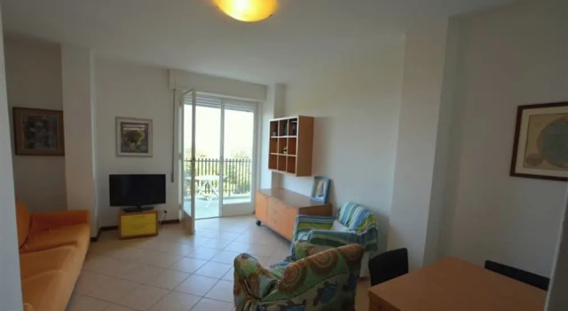 Delightful Beachside Flat With sea View