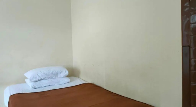 OYO 90090 Adhyaksa Syariah Guest House, Prenota Affittacamere Hotel a Sulawesi con parcheggio, Parcheggio