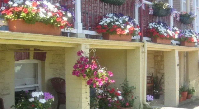 Cleve Court Hotel