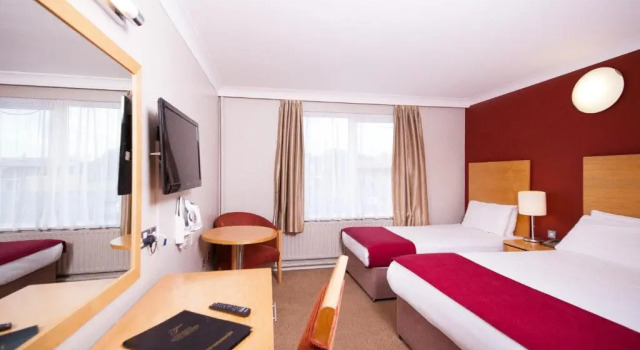 Двухместный номер Standard Treacys West County Conference and Leisure Centre