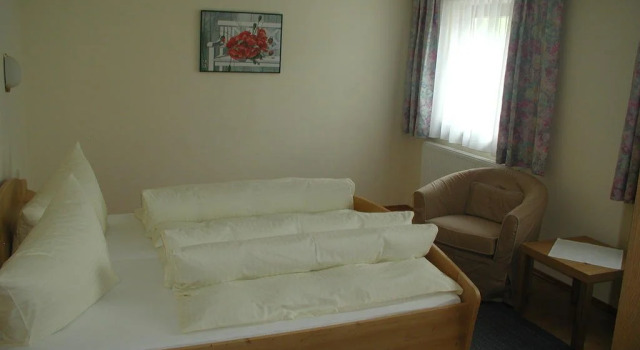 Haus Elferblick, Book Hotel Hoteller i Tyrol med parkering, Parkering