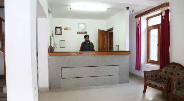Hotel Prakash, Забронировать Отель Отели Манали с парковкой, Парковка