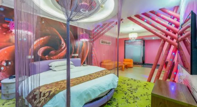 Suite Lanli Lily Hotel (Xindacheng Times Square North Lake Park Store)