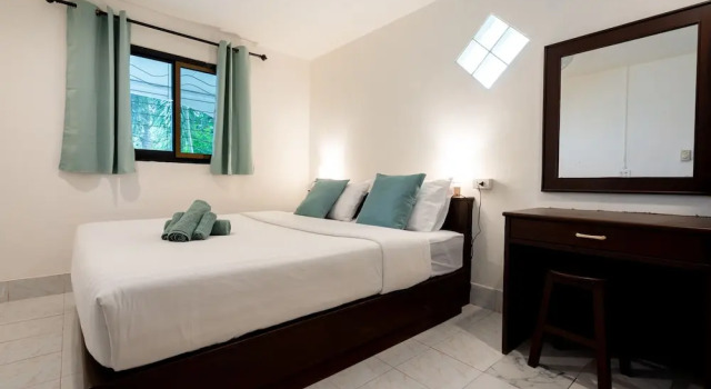 Lanta School Beach Resort