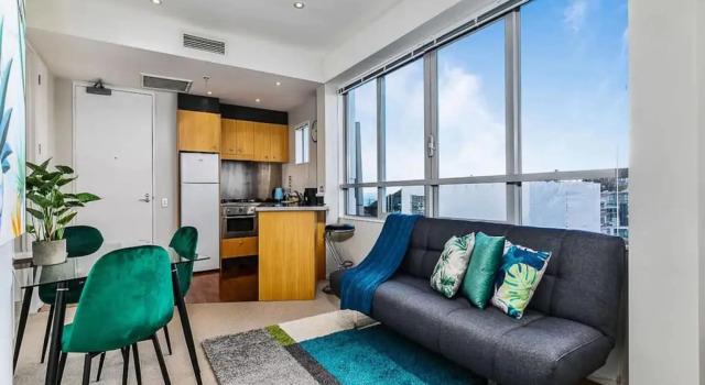 Spacious One Bedroom With Pool And Gym!, Rezerwuj Dom wakacyjny Auckland 