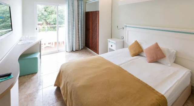 Double room with balcony Hotel Bahia del Sol