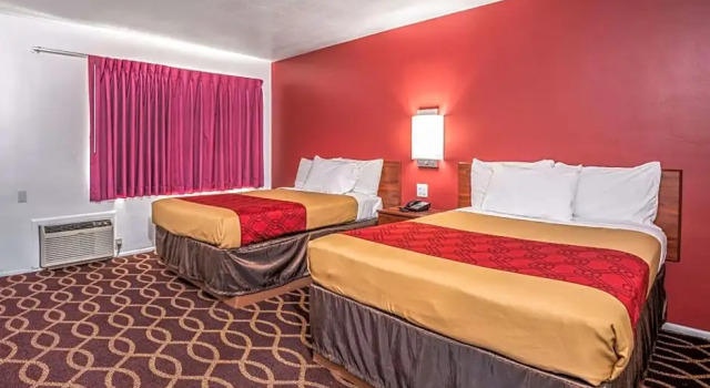Номер Superior Econo Lodge University