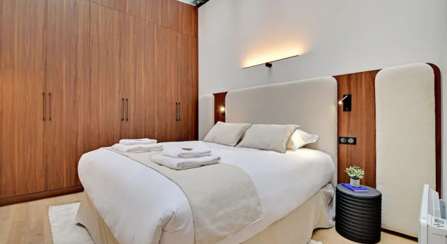 Chic and Spacious Apartment in the Heart of Paris, Забронировать Апартаменты/квартира Париж Иль-де-Франс, рядом с Гран Бульвар